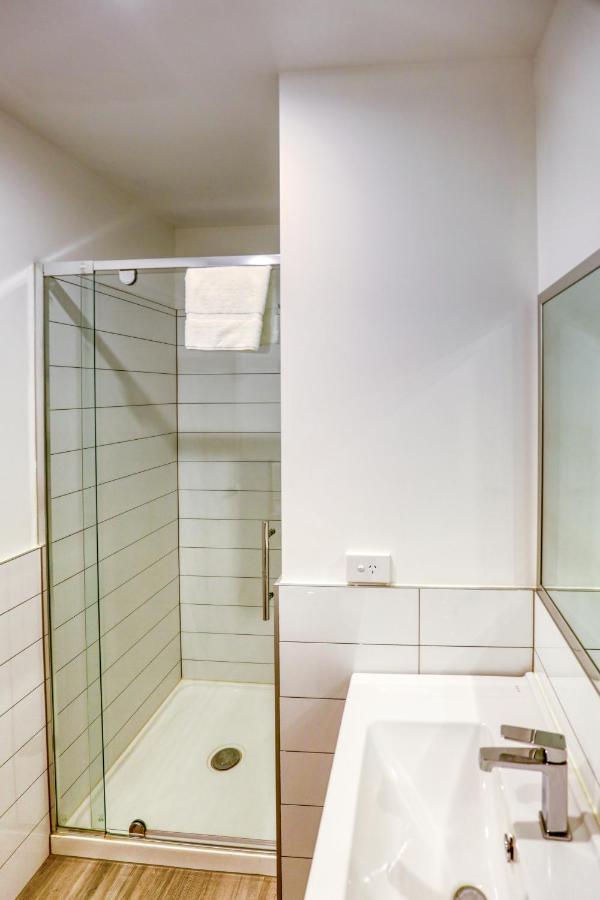 Ramada Suites By Wyndham Victoria Street West Auckland Exteriör bild